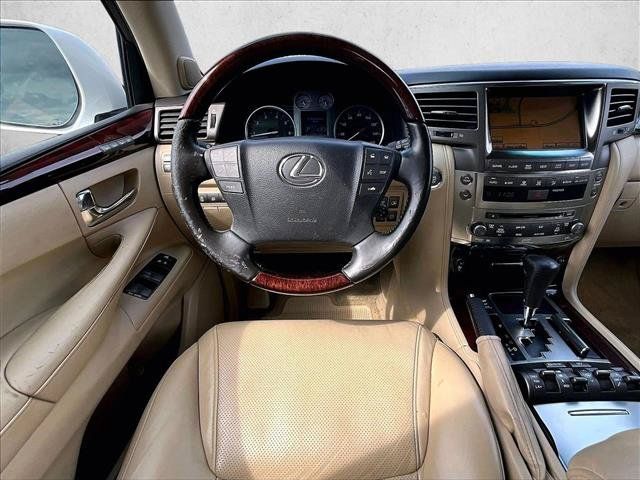 Used 2011 Lexus LX 570 4WD w/ Luxury Pkg w/Pre-crash image 7