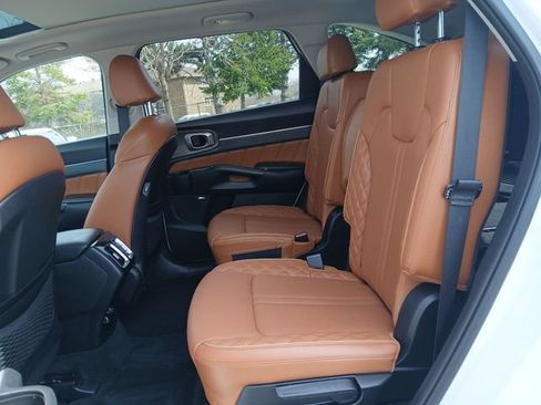Certified 2022 Kia Sorento SX Prestige w/ Rust Color Package AWD/4WD image 26