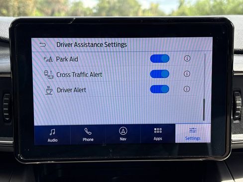 Used 2020 Ford Explorer XLT w/ Equipment Group 202A AWD/4WD image 38