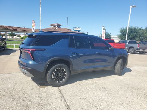 New 2026 Chevrolet Traverse Z71 w/ Enhanced Driving Package AWD/4WD image 7