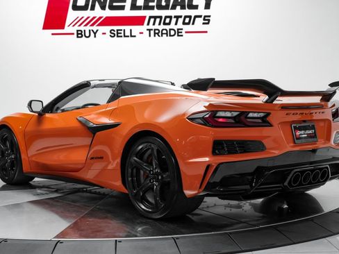 Used 2023 Chevrolet Corvette Z06 w/ Z07 Performance Package RWD image 17
