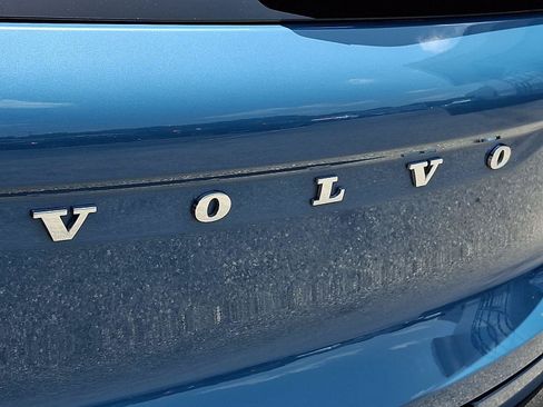Used 2023 Volvo XC40 Recharge Ultimate AWD/4WD image 32