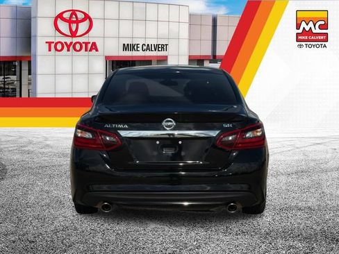 Used 2017 Nissan Altima 2.5 SR FWD image 4