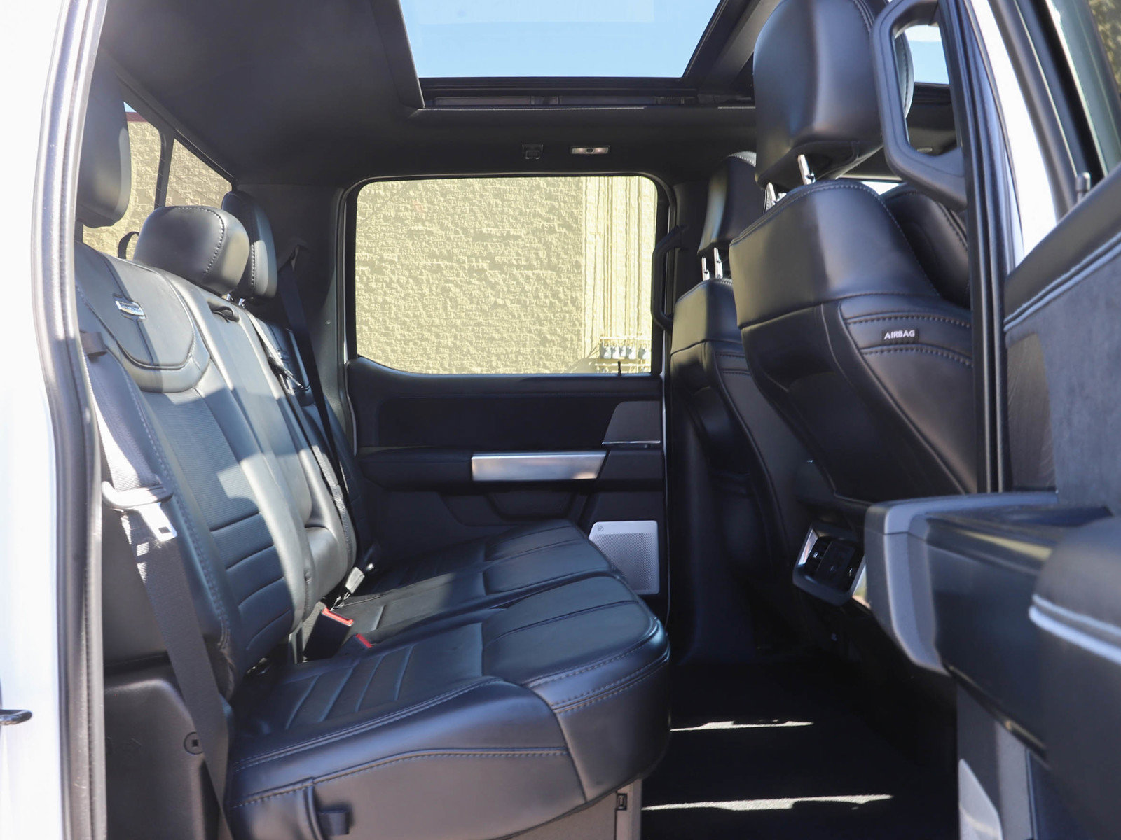 Used 2025 Ford F350 Platinum AWD/4WD image 11