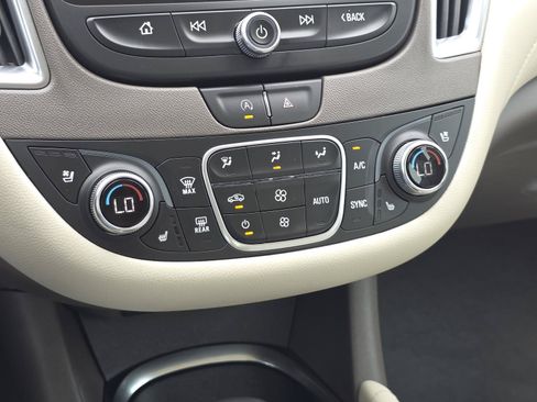 Used 2023 Chevrolet Malibu LT w/ LPO, Floor Liner Package FWD image 23