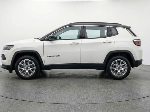Used 2025 Jeep Compass Limited AWD/4WD image 5