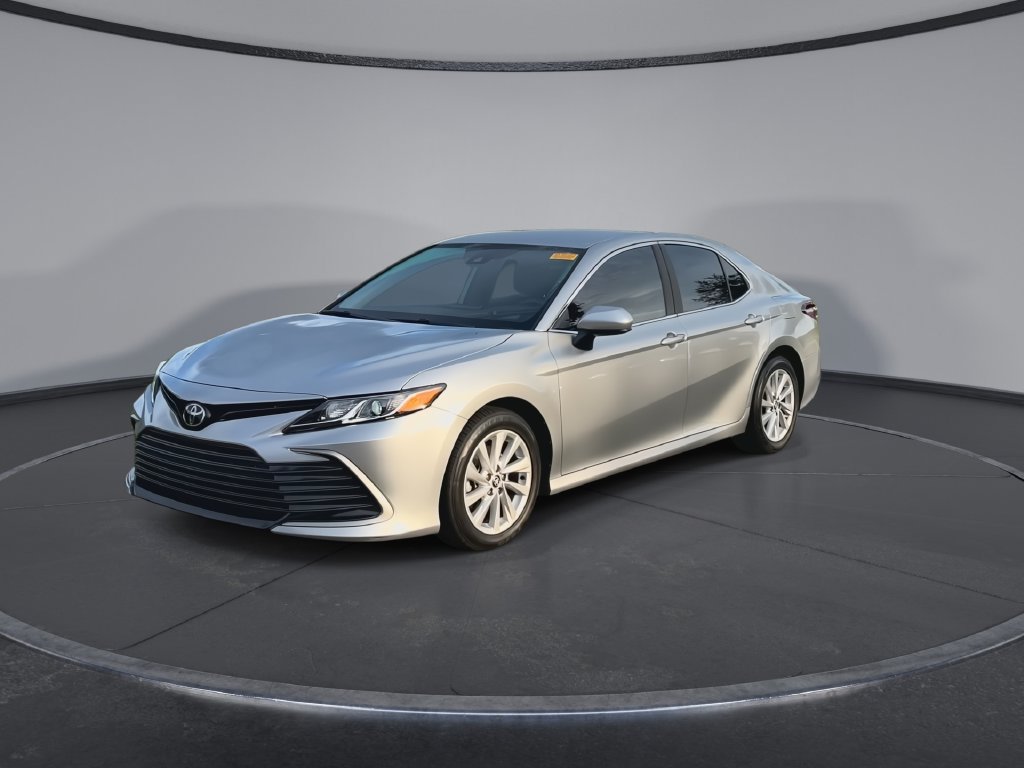Used 2023 Toyota Camry LE FWD image 4