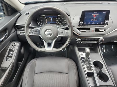Used 2022 Nissan Altima 2.5 SV FWD image 10
