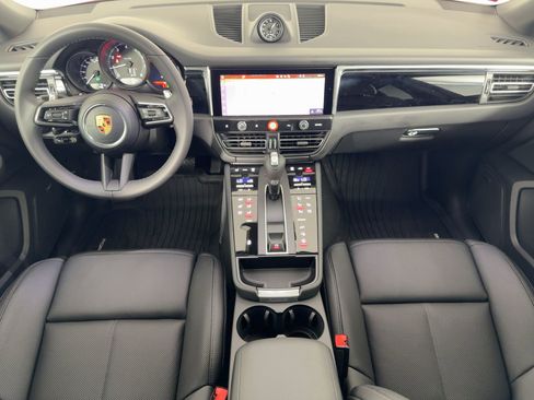 Used 2026 Porsche Macan image 17