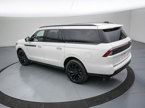 Used 2025 Lincoln Navigator L Reserve w/ Jet Appearance Package image 6