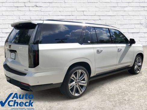 Used 2025 Cadillac Escalade ESV Sport Platinum AWD/4WD image 4