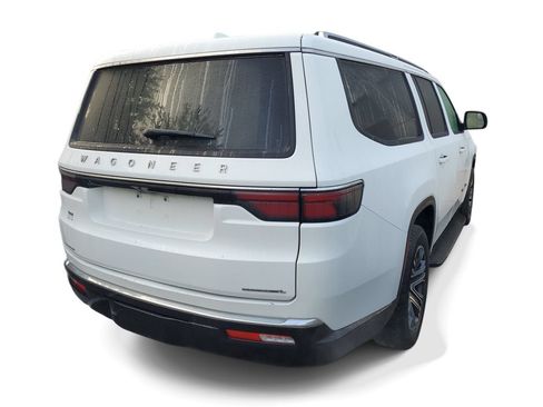 Used 2023 Jeep Wagoneer L Series II AWD/4WD image 4