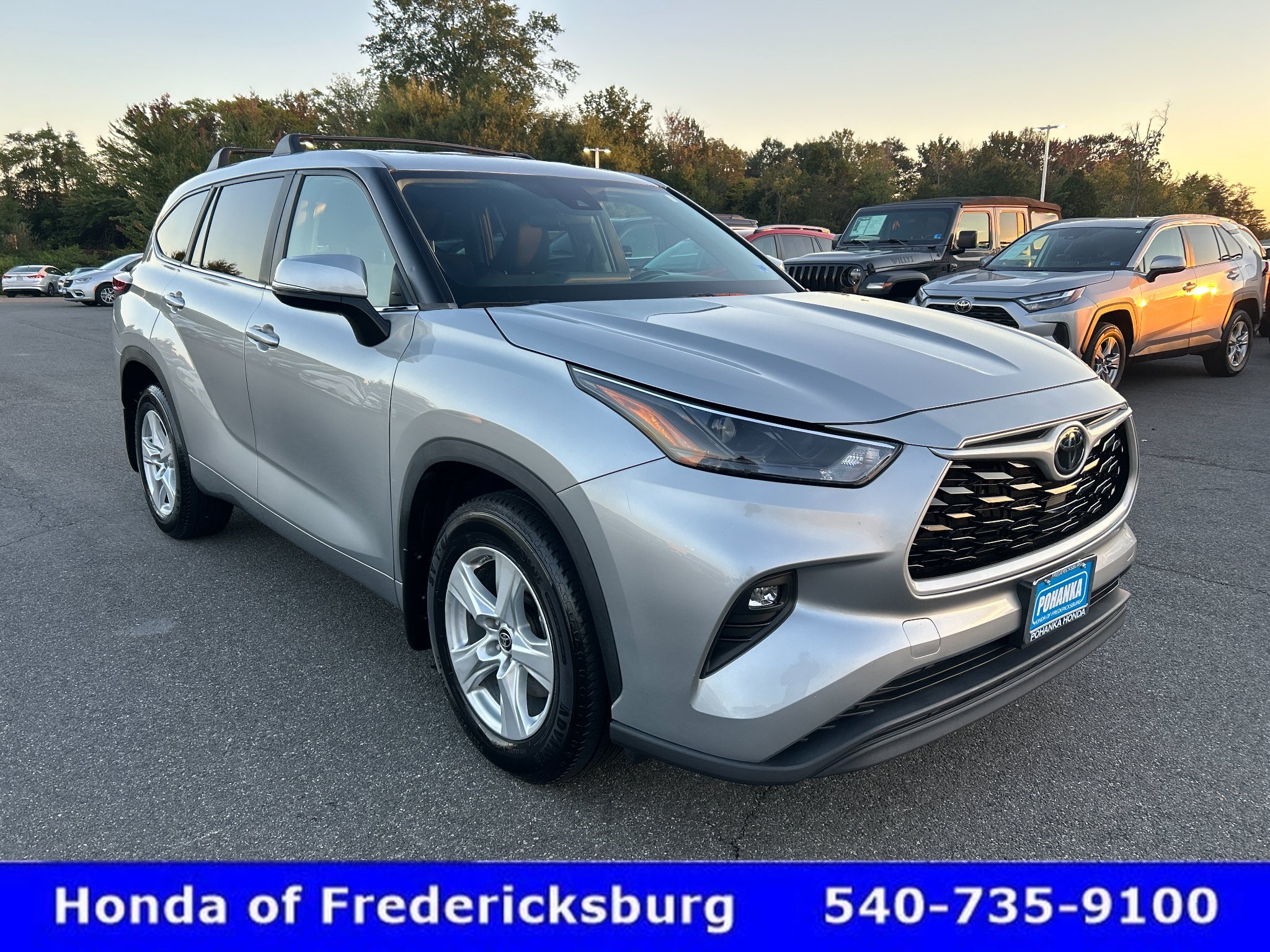 Used 2023 Toyota Highlander LE FWD image 8