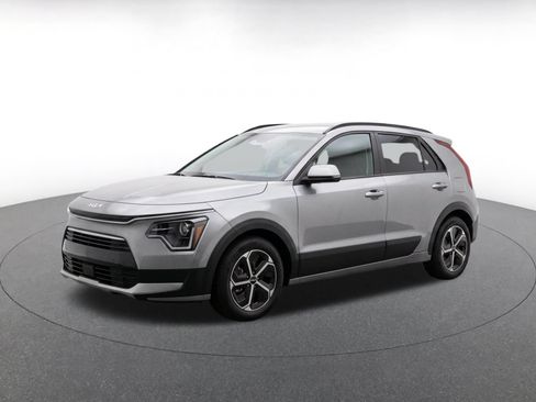 Used 2026 Kia Niro LX FWD image 3