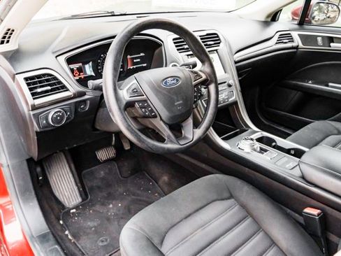 Used 2018 Ford Fusion SE w/ Fusion SE Technology Package image 8