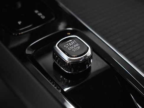 Used 2025 Volvo S60 B5 Core image 32