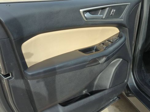 Used 2018 Ford Edge SEL w/ Equipment Group 201A FWD image 19