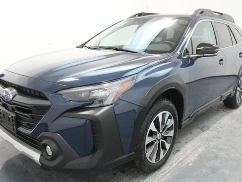Used 2023 Subaru Outback Limited image 3