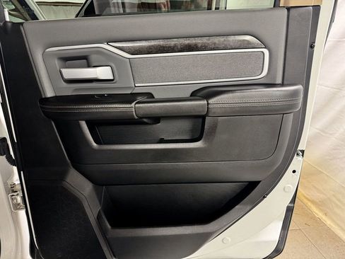 Used 2019 RAM 2500 Big Horn image 14