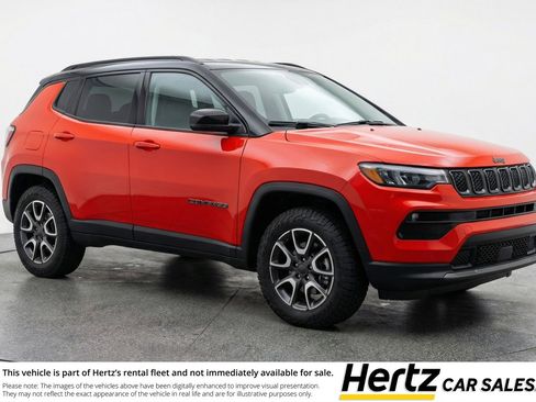 Used 2025 Jeep Compass Trailhawk AWD/4WD image 1