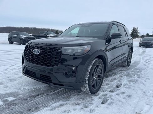 Used 2025 Ford Explorer ST-Line w/ ST-Line Street Pack image 7