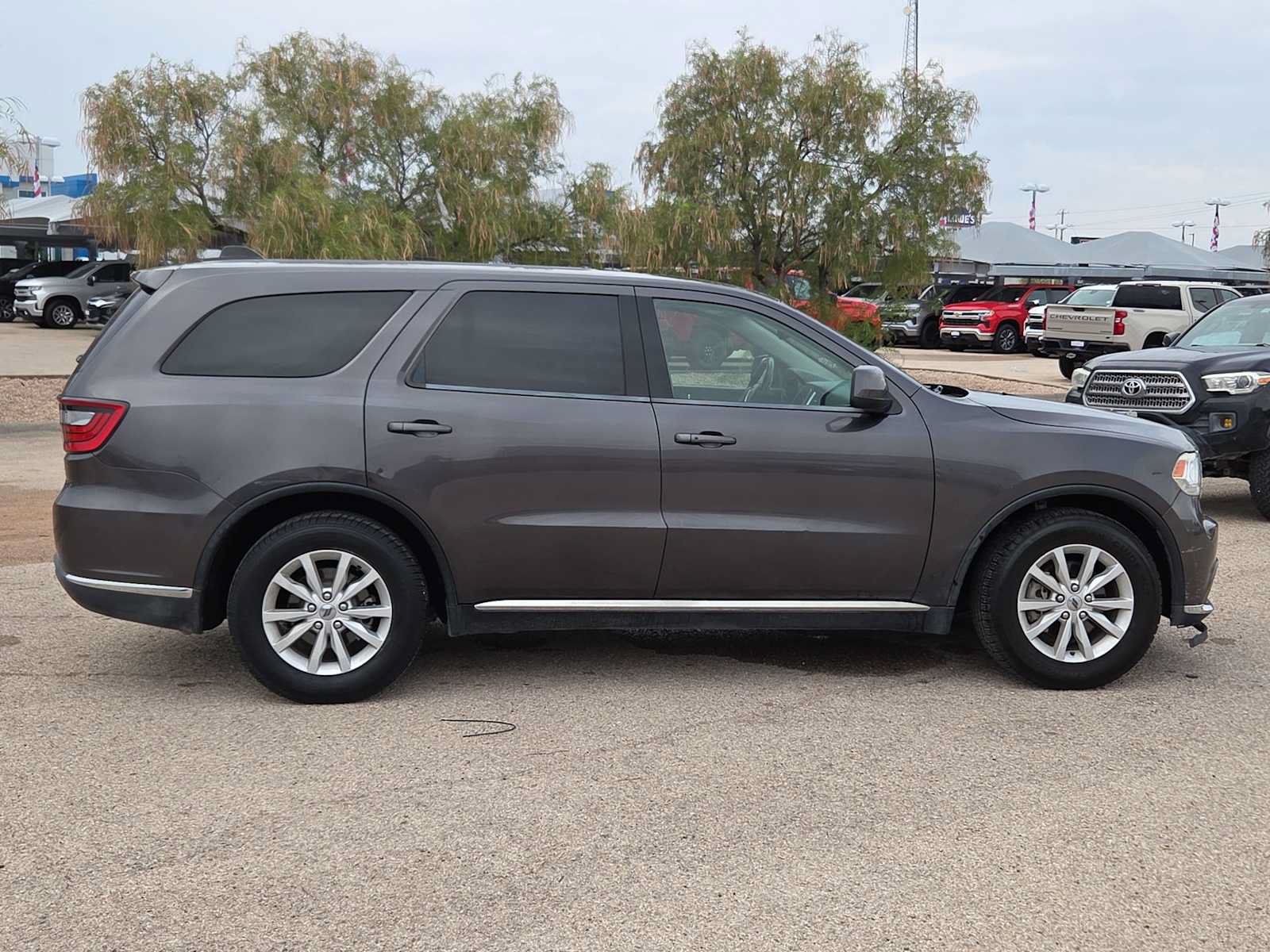 Used 2019 Dodge Durango SXT w/ 3rd Row Seating Group RWD image 9