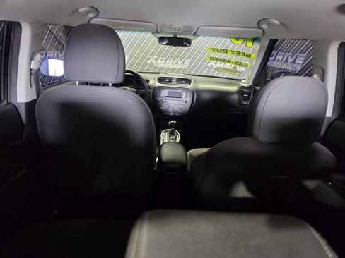 Used 2016 Kia Soul FWD image 24
