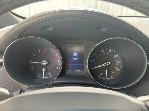 Used 2018 Toyota C-HR XLE FWD image 21