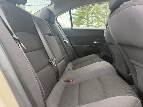 Used 2014 Chevrolet Cruze LT image 12