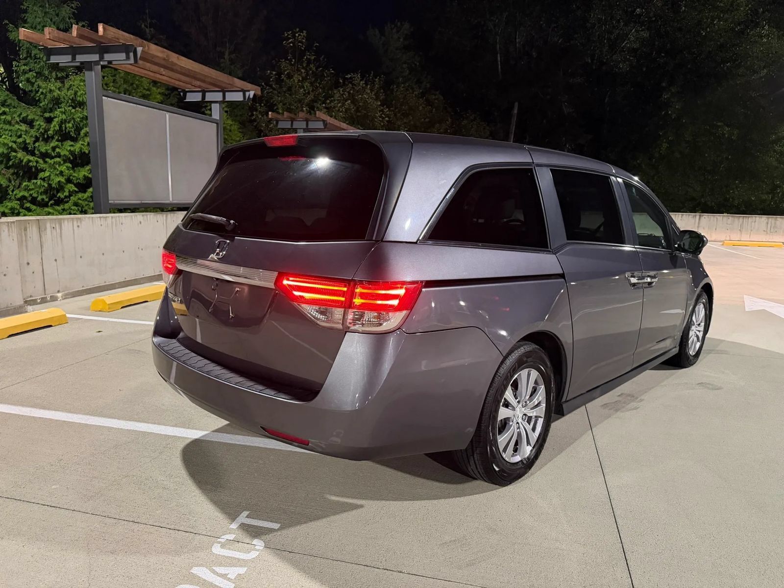 Used 2015 Honda Odyssey EX image 10