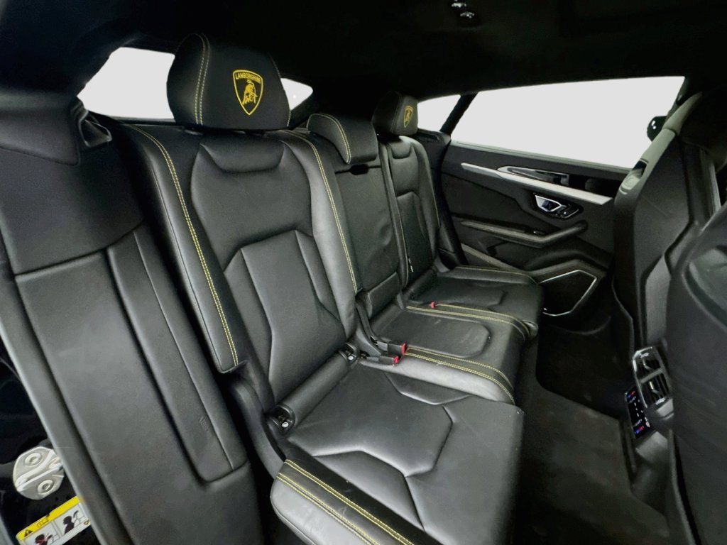 Used 2022 Lamborghini Urus AWD/4WD image 29