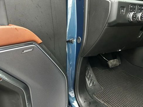 Used 2025 GMC Sierra 2500 Denali Ultimate image 31