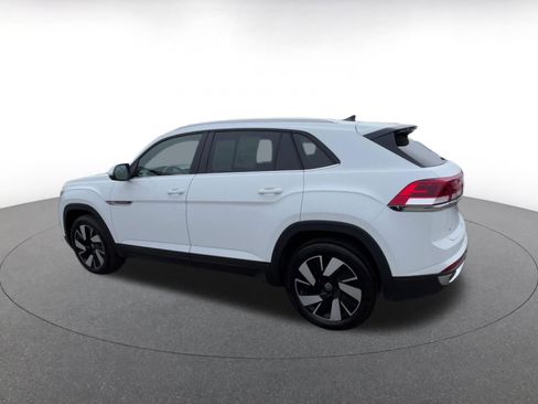 Used 2025 Volkswagen Atlas Cross Sport SE image 10
