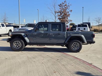 New 2025 Jeep Gladiator Rubicon w/ Convenience Group