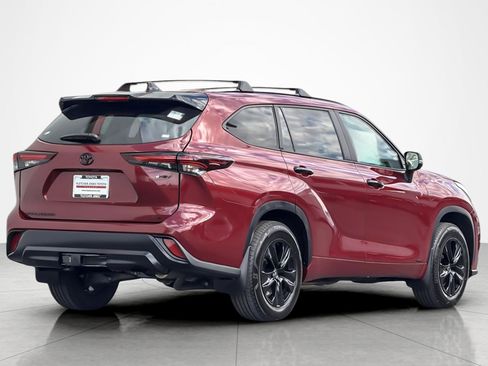 Certified 2025 Toyota Highlander XLE image 5