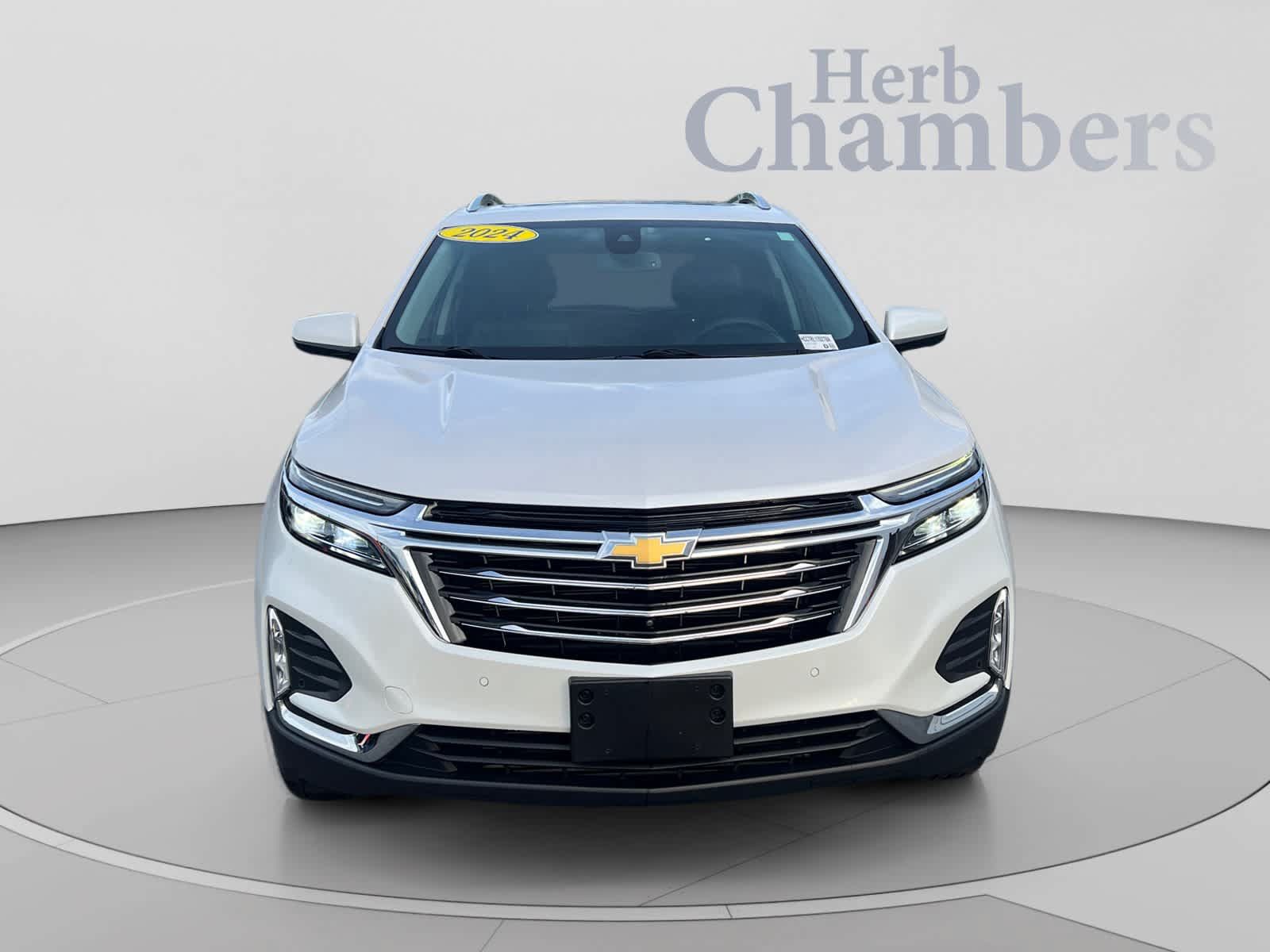 Used 2024 Chevrolet Equinox Premier AWD/4WD image 2