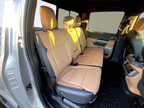 Used 2024 Ford F350 Lariat w/ Chrome Package image 27