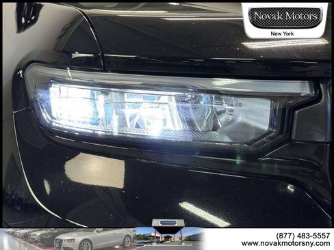 Used 2023 Jeep Grand Cherokee L Limited w/ Luxury Tech Group II AWD/4WD image 10