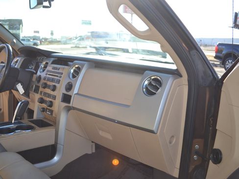 Used 2011 Ford F150 Lariat w/ Lariat Chrome Pkg image 35