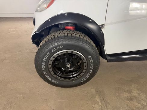 Used 2014 smart fortwo pure RWD image 23