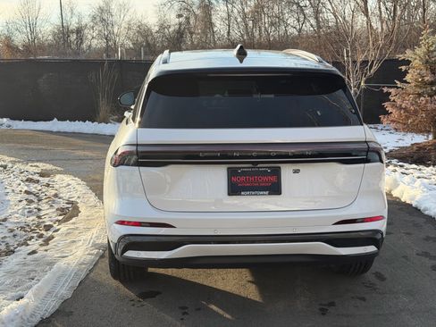 New 2026 Lincoln Nautilus Reserve w/ Jet Appearance Package image 4