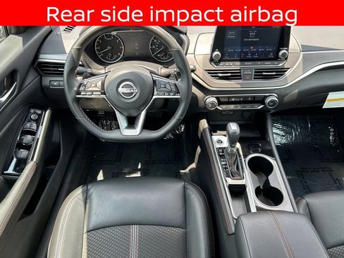Used 2025 Nissan Altima 2.5 SR FWD image 27