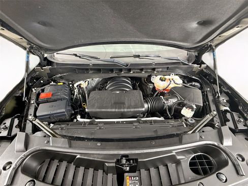 Used 2024 Cadillac Escalade ESV Premium Luxury image 38