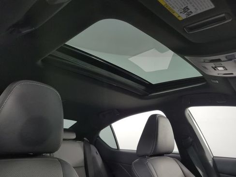 Used 2025 Lexus IS 300 w/ Comfort Package RWD image 19