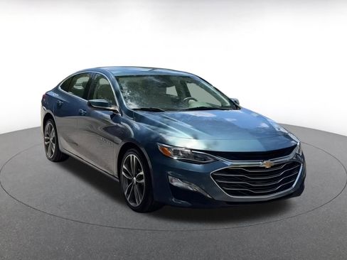 Used 2024 Chevrolet Malibu LT image 3