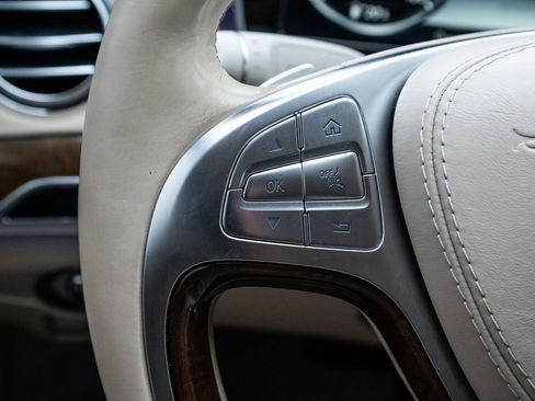 Used 2017 Mercedes-Benz S 550 Sedan image 16