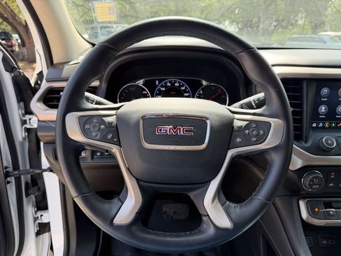 Used 2023 GMC Acadia Denali FWD image 9