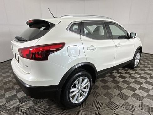 Used 2018 Nissan Rogue Sport SV w/ SV All-Weather Package FWD image 2