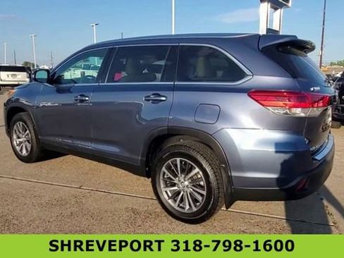 Used 2019 Toyota Highlander XLE FWD image 6