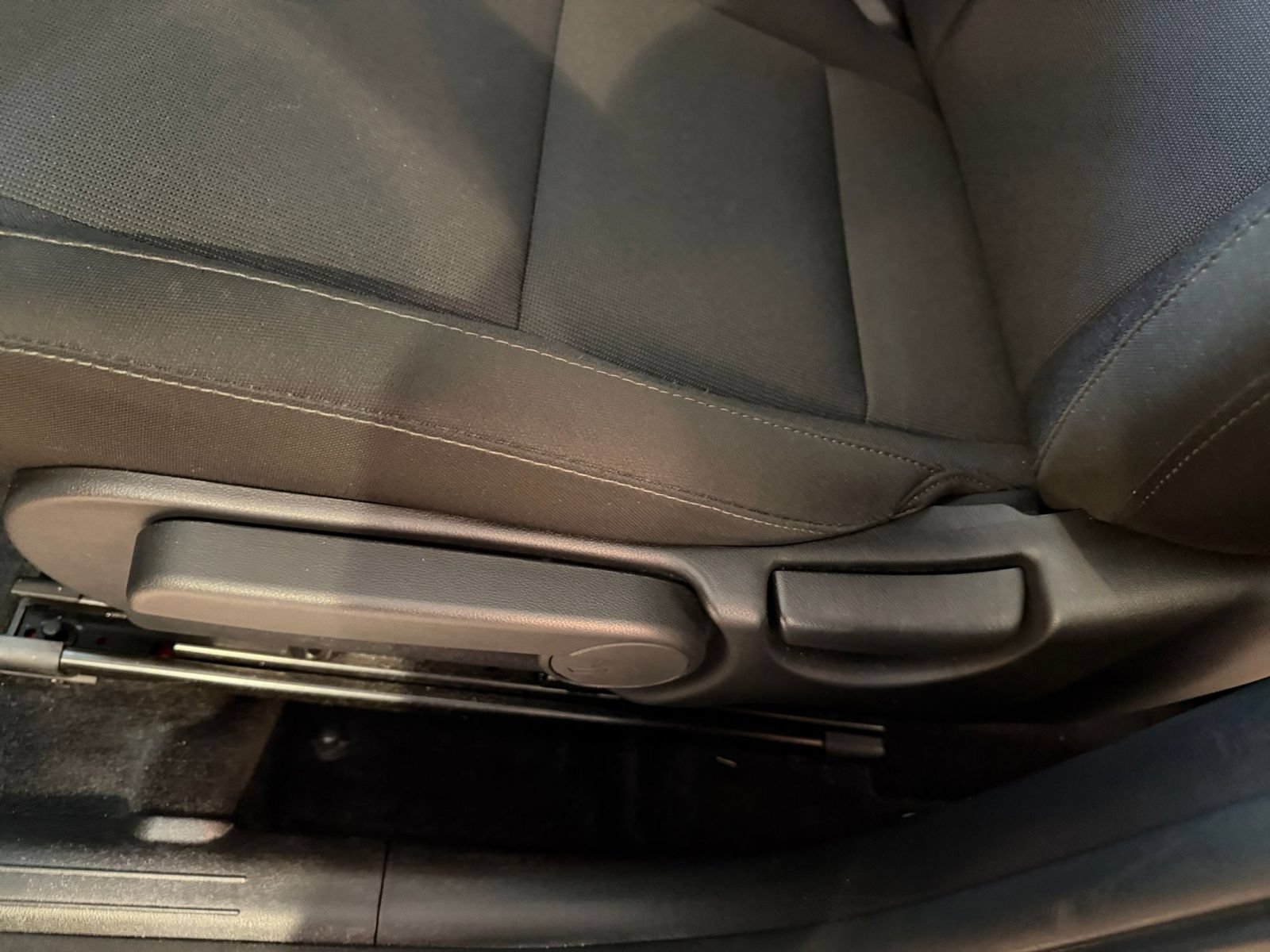 Used 2026 Hyundai Kona SEL Sport FWD image 21